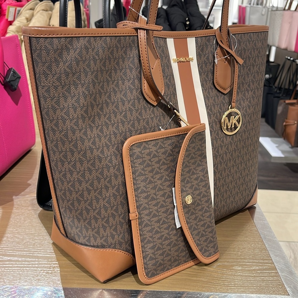 Michael Kors Eva Large Signature Logo Stripe Tote Bag
Brown 
NWT - Picture 3 of 16